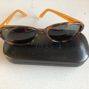 DKNY sun glasses good condition with case